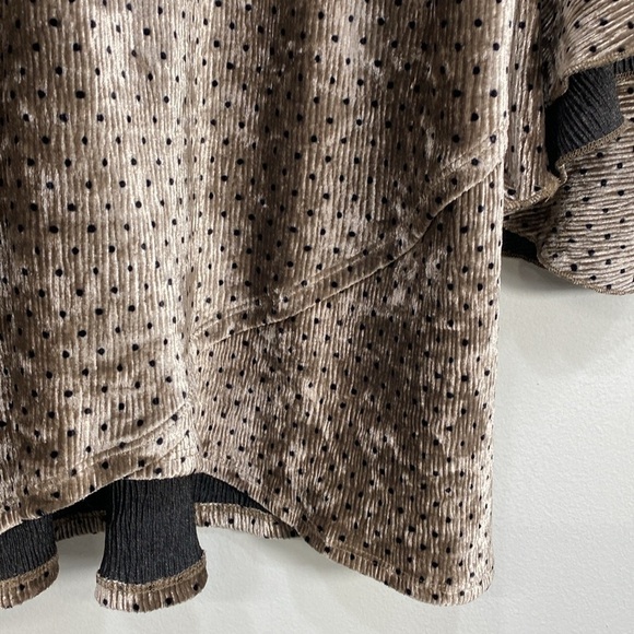 Velvet Polka Dot Top Flare Sleeves NWT 18/20W - Picture 5 of 14
